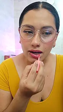 Snapshot of LauraRuiz1 chatting on 05-29-26, 02:09 LauraRuiz1 online show from 05-29-26, 02:09