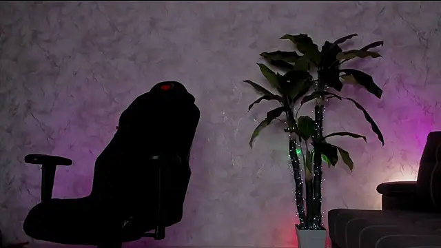 Emma7 online show from 04-16-26, 01:06