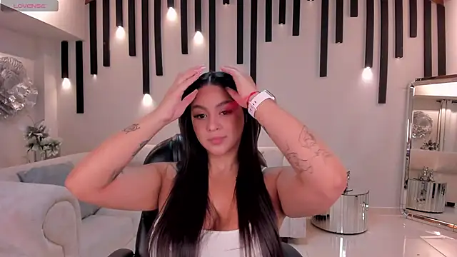 ToriCrossX online show from 02-04-25, 11:38