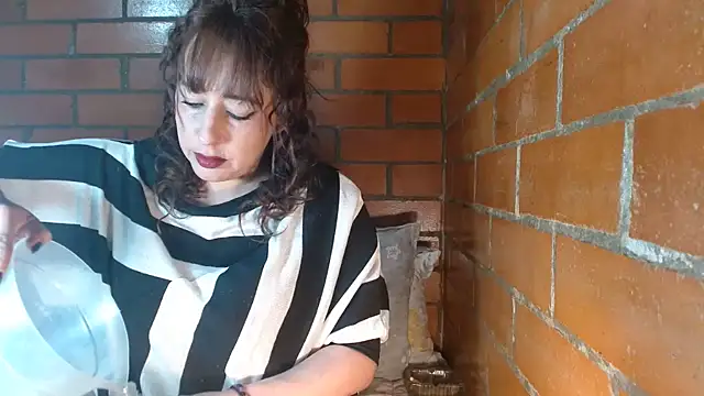 Snapshot of jenniferS_ chatting on 01-04-25, 04:00 jenniferS online show from 01-04-25, 04:00