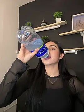 Snapshot of isabella_jade chatting on 02-14-26, 10:17 isabella jade online show from 02-14-26, 10:17