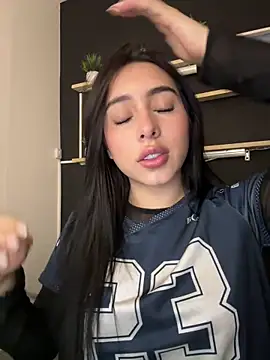 Snapshot of isabella_jade chatting on 02-16-26, 09:55 isabella jade online show from 02-16-26, 09:55