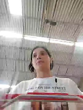 Snapshot of miaeyes chatting on 12-12-24, 01:06 miaeyes online show from 12-12-24, 01:06