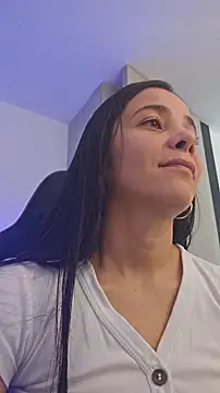 Snapshot of miaeyes chatting on 11-14-25, 02:05 miaeyes online show from 11-14-25, 02:05