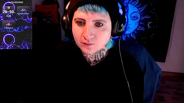Snapshot of Marieblueeyes chatting on 02-19-25, 11:36 Marieblueeyes online show from 02-19-25, 11:36
