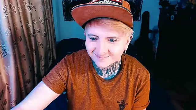 Snapshot of Marieblueeyes chatting on 10-31-25, 09:21 Marieblueeyes online show from 10-31-25, 09:21