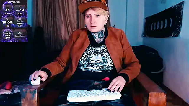 Snapshot of Marieblueeyes chatting on 11-29-25, 08:45 Marieblueeyes online show from 11-29-25, 08:45