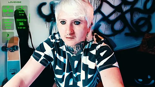 Marieblueeyes online show from 07-17-26, 11:09