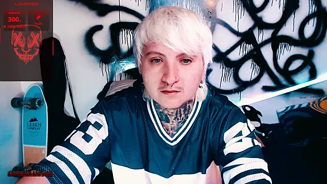 Marieblueeyes online show from 07-28-26, 04:39