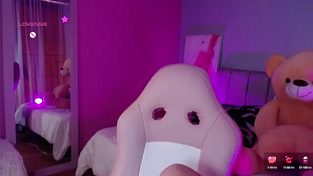 Snapshot of kim_blake chatting on 12-11-24, 03:05 kim blake online show from 12-11-24, 03:05