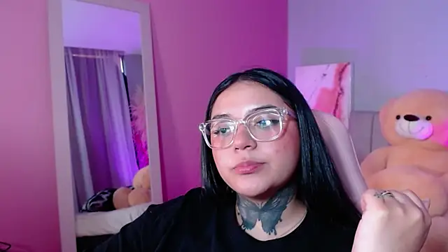 Snapshot of kim_blake chatting on 01-22-25, 09:21 kim blake online show from 01-22-25, 09:21