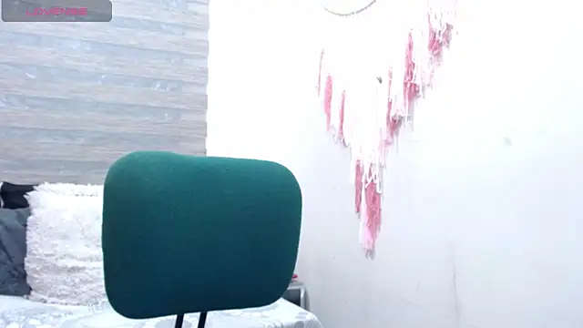 Tefanny Arias online show from 10-16-25, 12:33