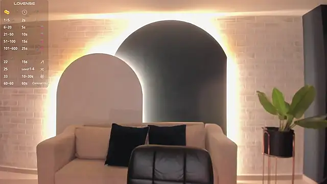 Snapshot of LilaWest chatting on 09-15-25, 11:54 LilaWest online show from 09-15-25, 11:54