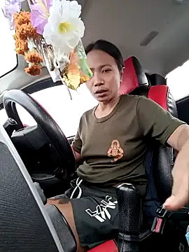 Snapshot of KinkyKit_May chatting on 12-12-24, 06:47 KinkyKit May online show from 12-12-24, 06:47