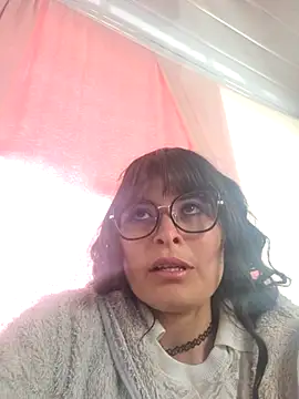 Alexandrasaenz online show from 10-18-25, 02:29