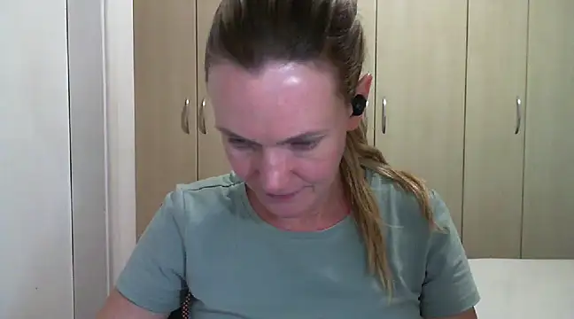 Snapshot of Annylove1 chatting on 03-12-25, 09:56 Annylove1 online show from 03-12-25, 09:56