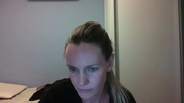 Snapshot of Annylove1 chatting on 10-20-25, 12:55 Annylove1 online show from 10-20-25, 12:55