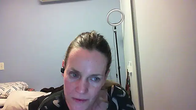 Snapshot of Annylove1 chatting on 11-03-25, 12:24 Annylove1 online show from 11-03-25, 12:24