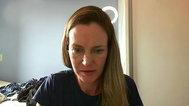 Snapshot of Annylove1 chatting on 11-06-25, 03:35 Annylove1 online show from 11-06-25, 03:35