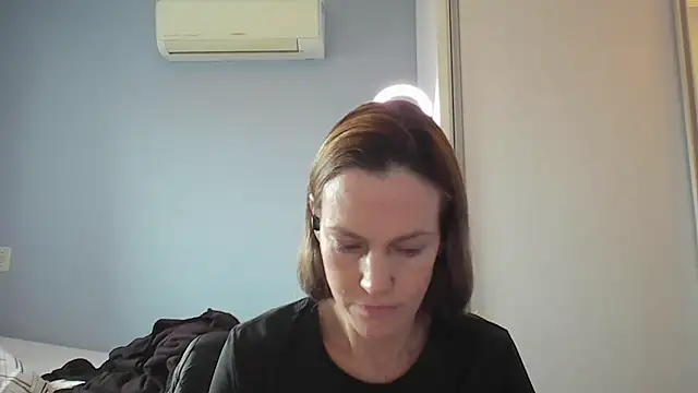 Snapshot of Annylove1 chatting on 11-14-25, 11:53 Annylove1 online show from 11-14-25, 11:53