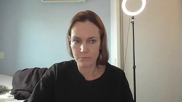 Snapshot of Annylove1 chatting on 11-25-25, 10:48 Annylove1 online show from 11-25-25, 10:48