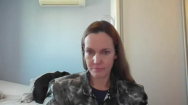 Snapshot of Annylove1 chatting on 11-28-25, 11:57 Annylove1 online show from 11-28-25, 11:57