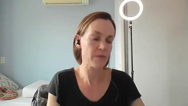 Snapshot of Annylove1 chatting on 12-03-25, 03:32 Annylove1 online show from 12-03-25, 03:32