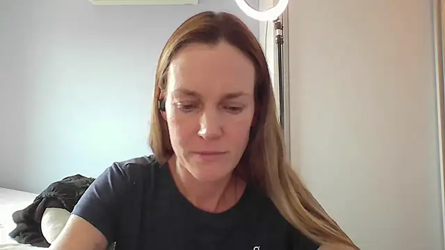 Snapshot of Annylove1 chatting on 12-05-25, 04:58 Annylove1 online show from 12-05-25, 04:58