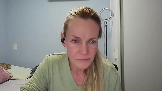 Annylove1 online show from 04-14-26, 12:27