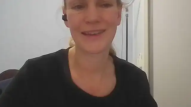 Annylove1 online show from 05-27-26, 12:40