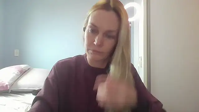 Annylove1 online show from 06-15-26, 12:18