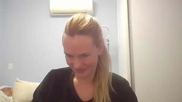 Annylove1 online show from 06-23-26, 12:19