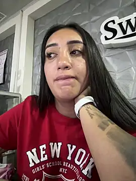 Hannahoff online show from 02-18-25, 12:37