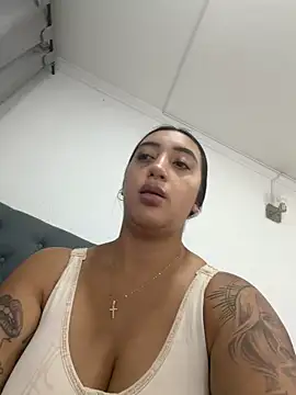 Hannahoff online show from 03-04-26, 03:12