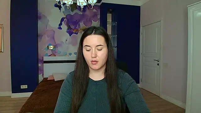 Roxie Bradley online show from 12-18-24, 10:30