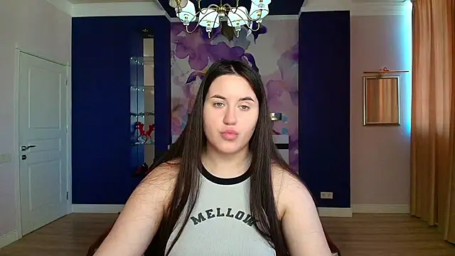 Roxie Bradley online show from 03-07-25, 06:57