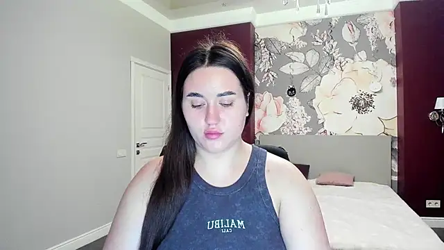 Roxie Bradley online show from 11-03-25, 06:47