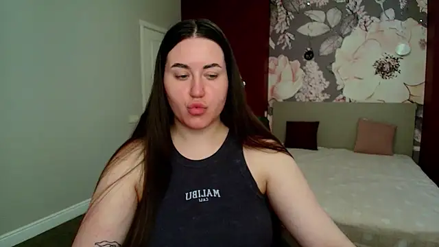 Roxie Bradley online show from 04-30-26, 05:58