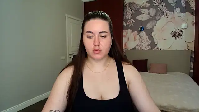 Snapshot of Roxie_Bradley chatting on 05-22-26, 05:47 Roxie Bradley online show from 05-22-26, 05:47