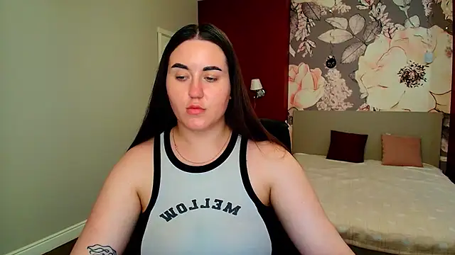Roxie Bradley online show from 06-18-26, 09:14