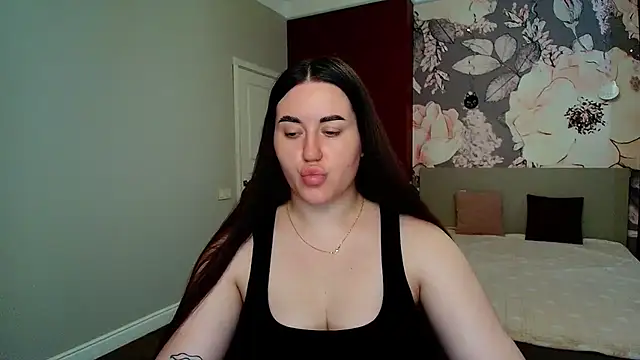 Roxie Bradley online show from 06-24-26, 05:39
