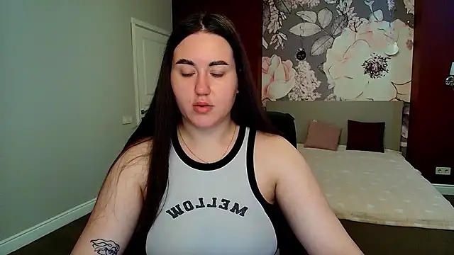 Roxie Bradley online show from 06-27-26, 05:34