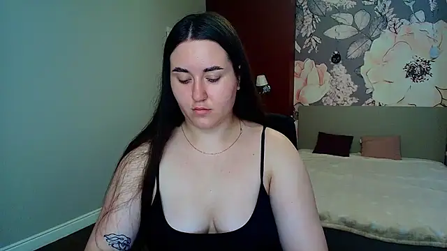 Roxie Bradley online show from 06-30-26, 05:30