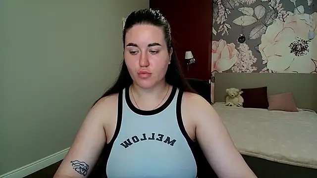 Roxie Bradley online show from 07-03-26, 05:47