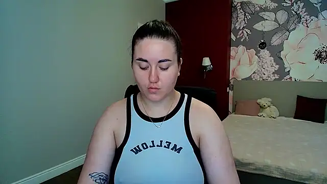 Roxie Bradley online show from 07-07-26, 06:47