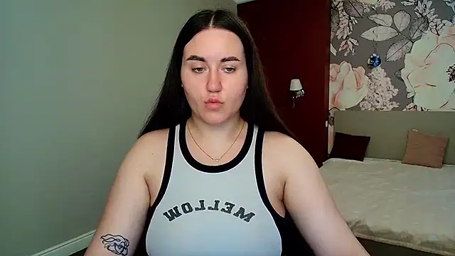 Roxie Bradley online show from 07-08-26, 05:45