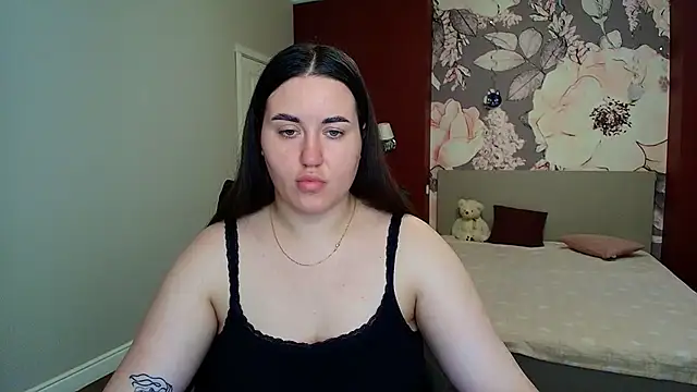 Roxie Bradley online show from 07-15-26, 05:45