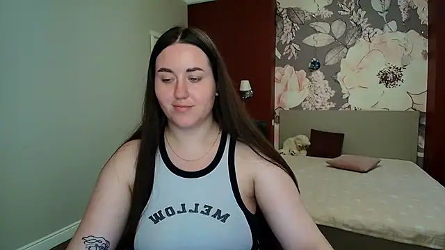 Roxie Bradley online show from 07-16-26, 06:52