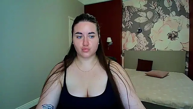 Roxie Bradley online show from 07-17-26, 05:47