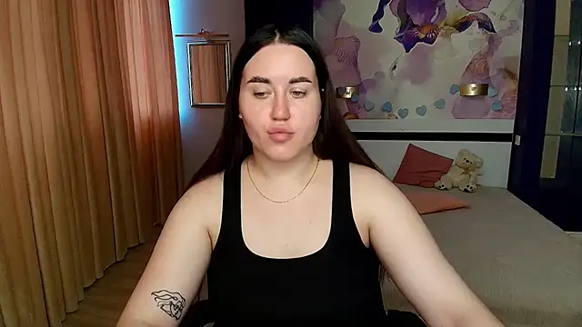 Roxie Bradley online show from 07-20-26, 05:44